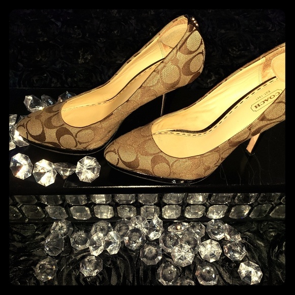 Pumps - Picture 1 of 3